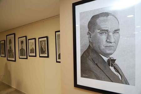 ‘Ata Biyografi’ Resim Sergisi Kartal Belediyesi’nde Açıldı
