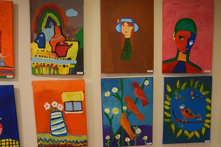 ‘Renklerin İçinde’ Sergisi Kartal Belediyesi Fuaye Alanı’nda Sanatseverlerle Buluştu